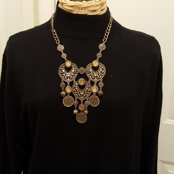 Jewelry - Statement Necklace